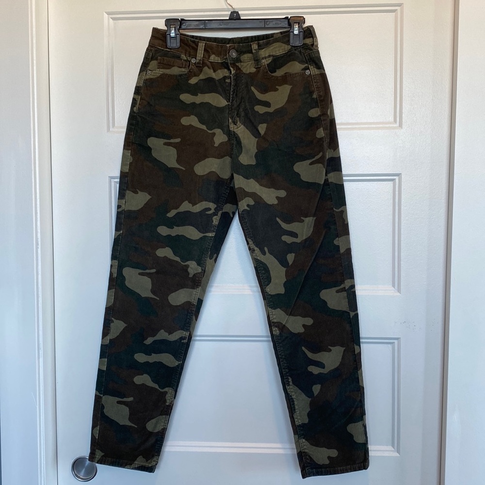 american eagle camo mom jeans!